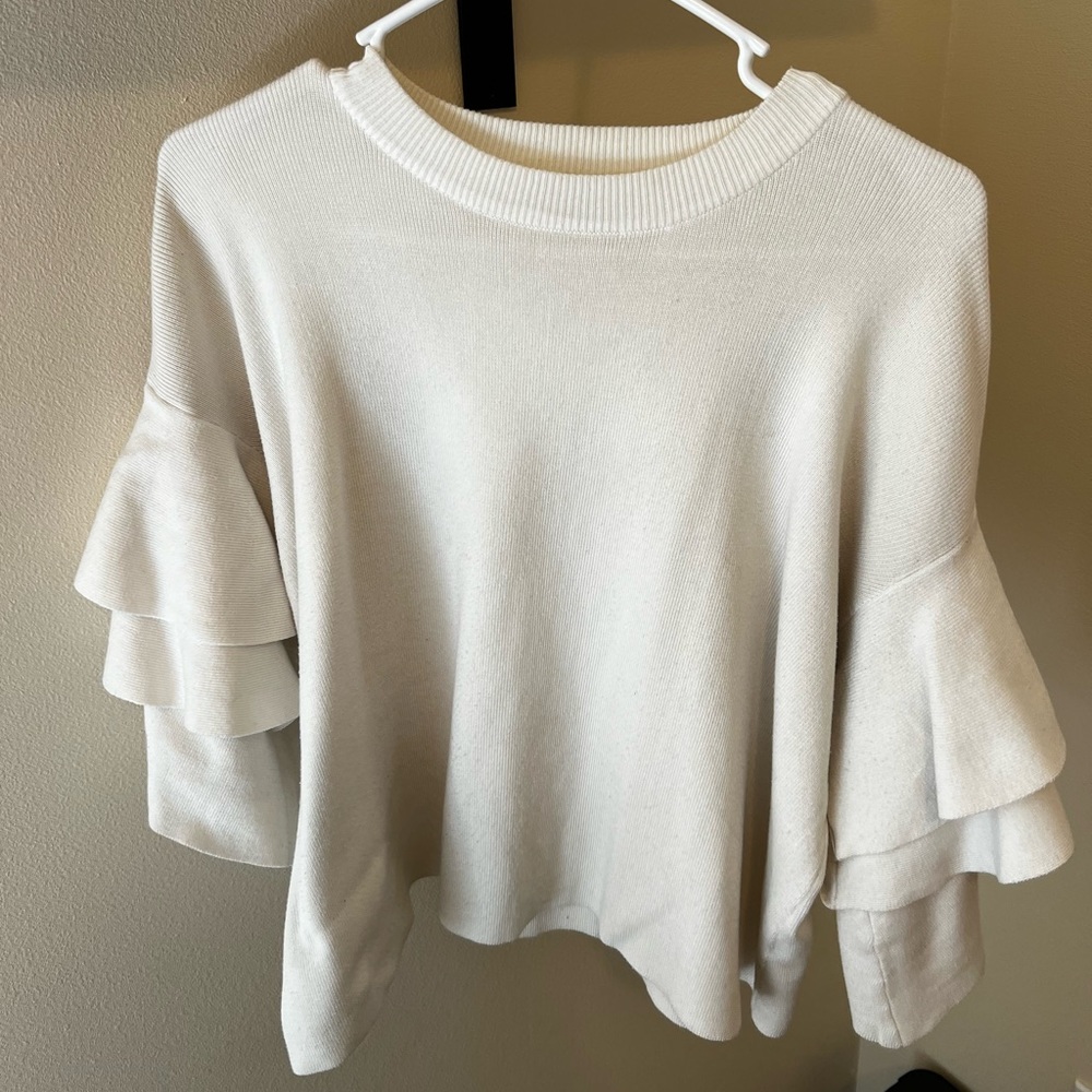 Short sleeve sweater